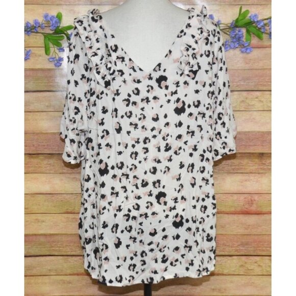 Andree By Unit Women's White V-Neck Short Sleeve Blouse 2X Animal Print Ruffles - Picture 6 of 10